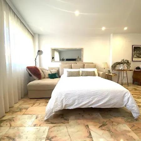 Apartamento A 150 Metros Casco Antiguo Apartment *